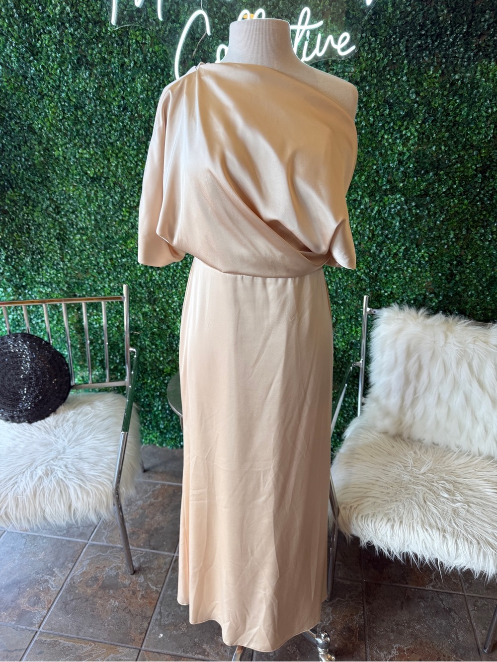 New Cream Satin One-Shoulder Forma Maxi Dress